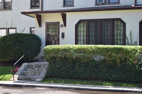 5 Prescott Square Bronxville NY 10708