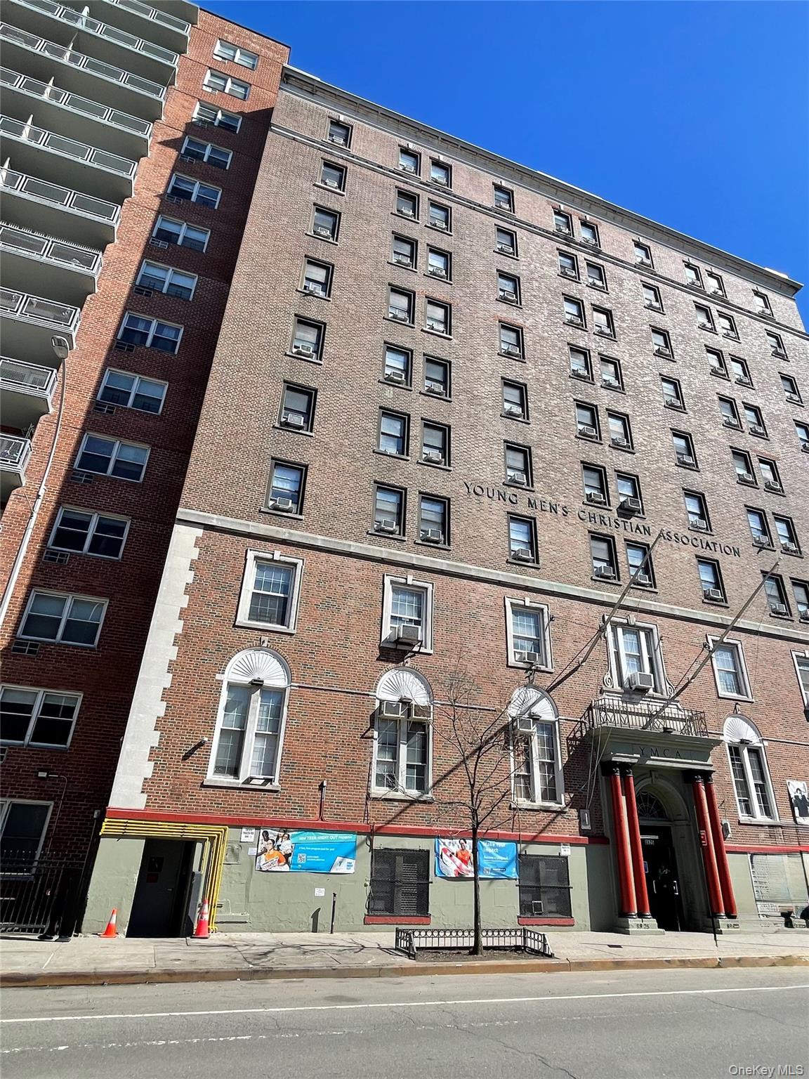89-15 Parsons Boulevard 15D