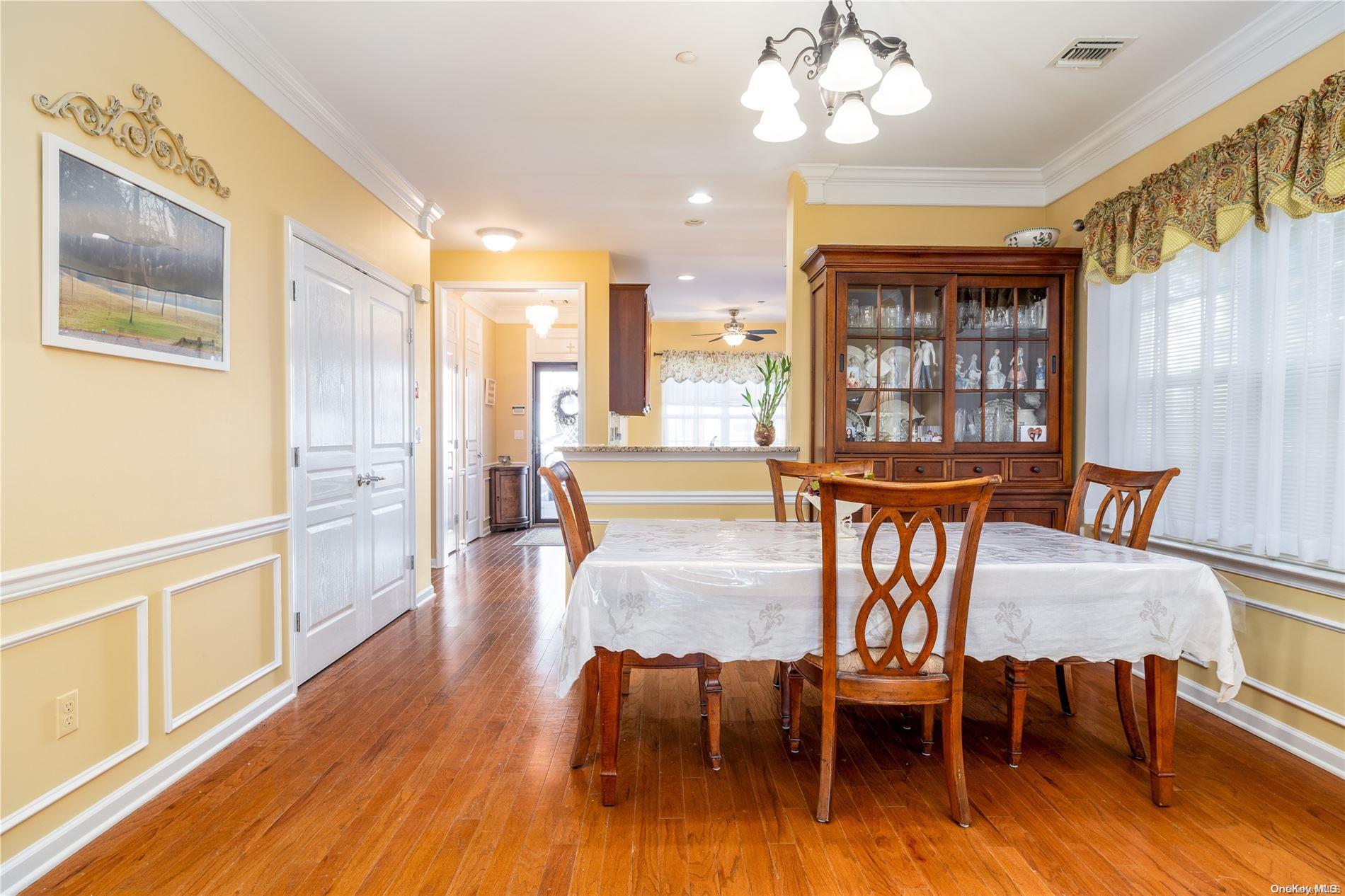 31 Southampton Drive #31, Massapequa, New York image 3