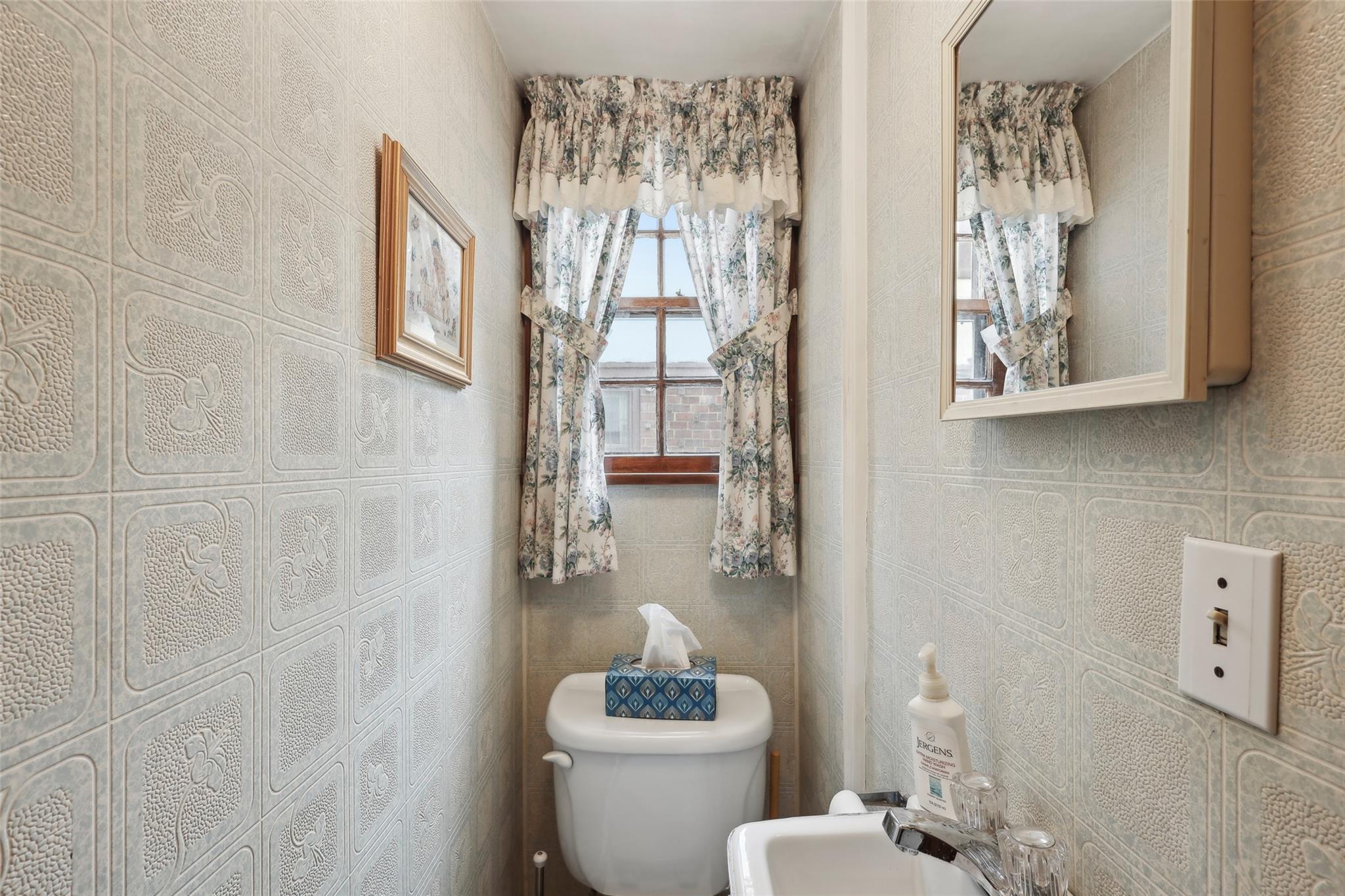 236 Crocus Avenue, Floral Park, New York image 17