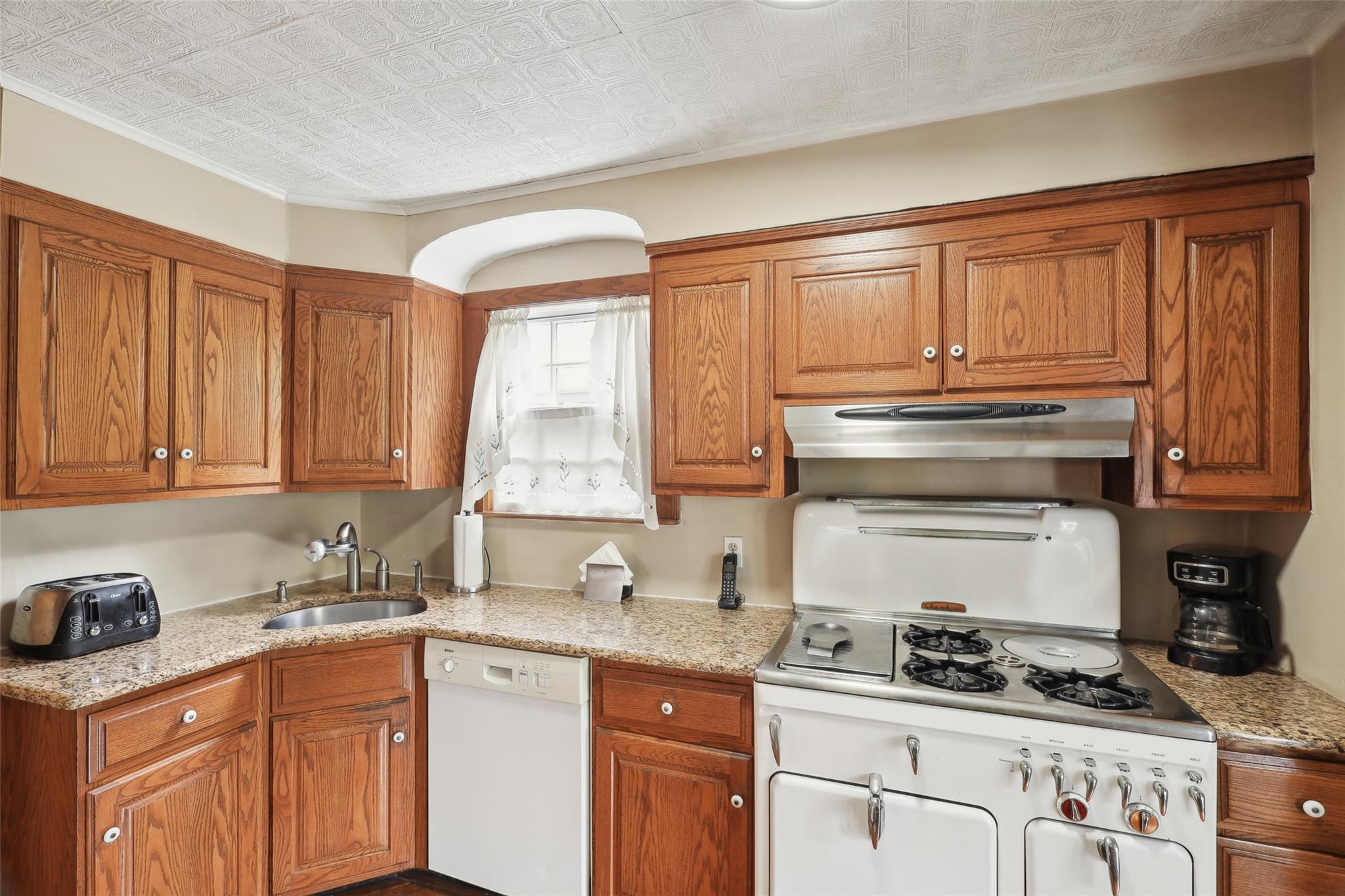 236 Crocus Avenue, Floral Park, New York image 12