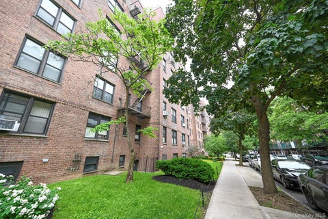 Homes For Sale - 105-21 66th Avenue #5B<br/> Forest Hills, NY 11375