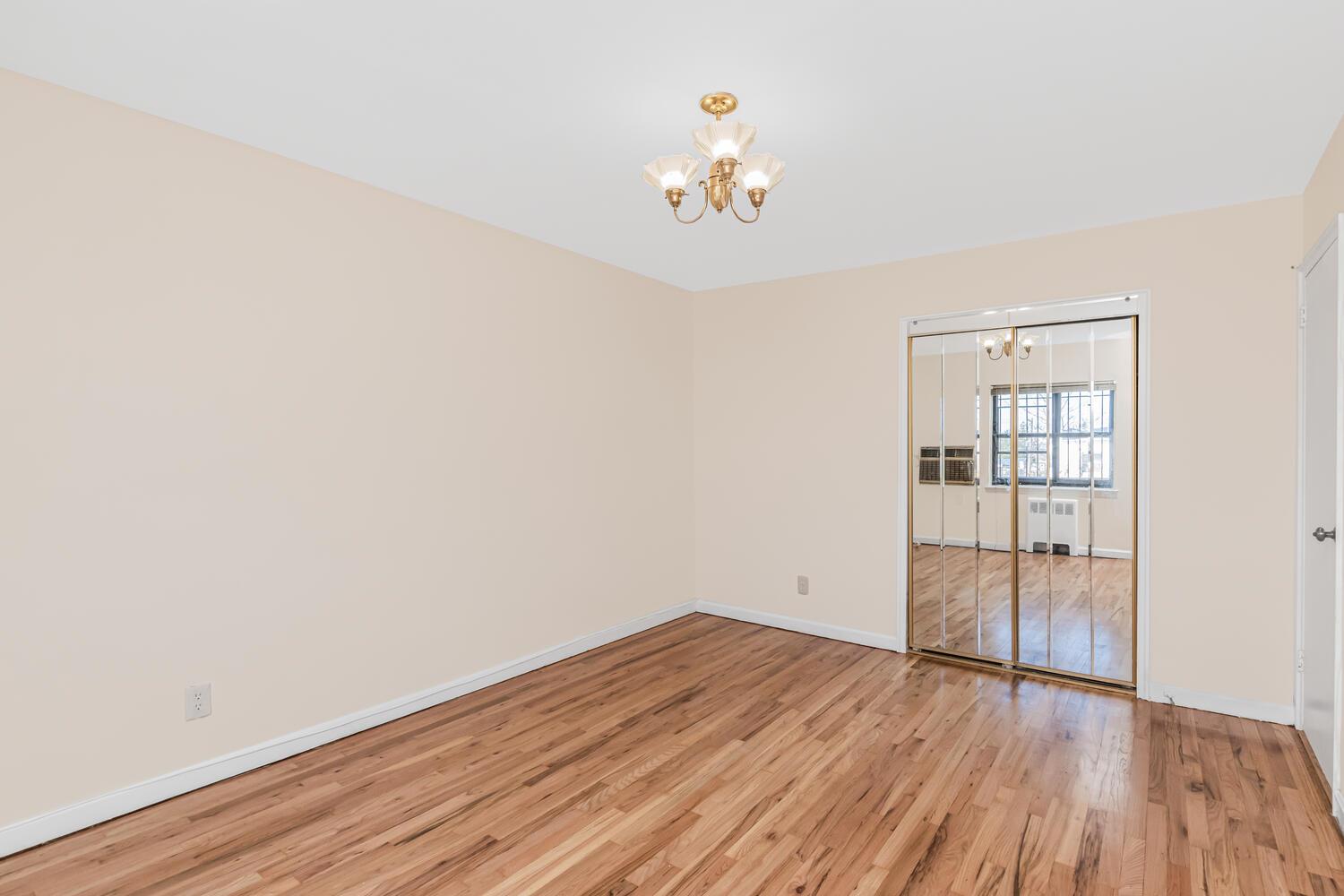 967 E 228th Street, Bronx, New York image 11