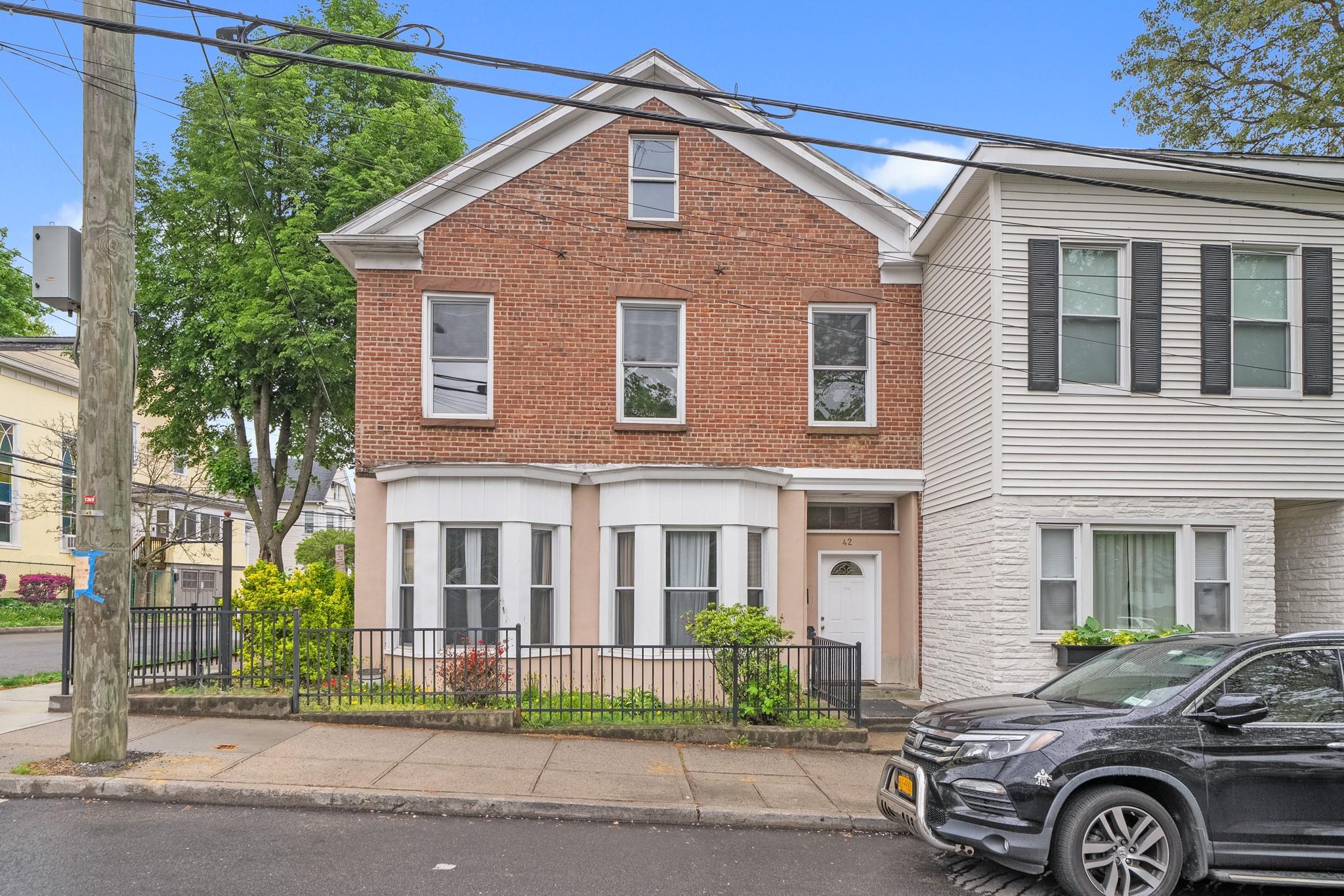 Wildey Street 2, Tarrytown, New York - 3 Bedrooms  
2 Bathrooms  
5 Rooms - 