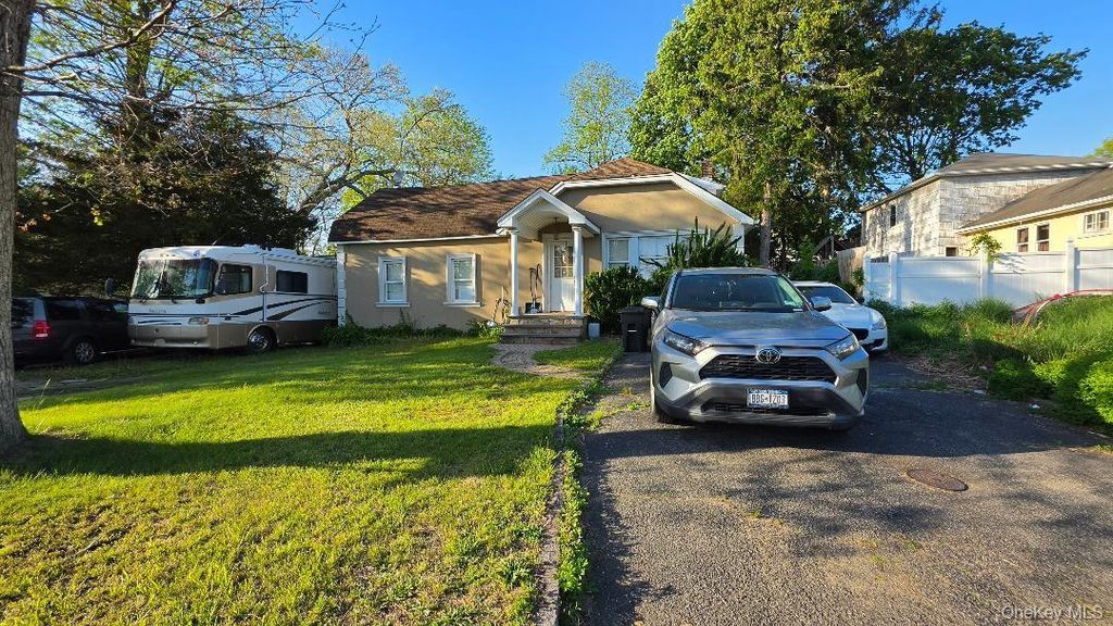 Photo of 385 Half Hollow Road, Deer Park, NY 11729 (MLS # 1000893)