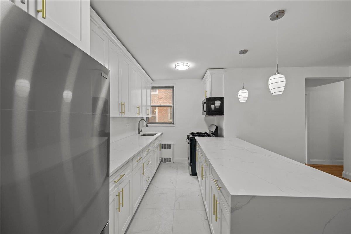 2107 Wallace Avenue 4G