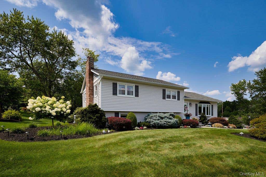 Photo of 8 Carroll Drive, Wappingers Falls, NY 12590 (MLS # 1032277)