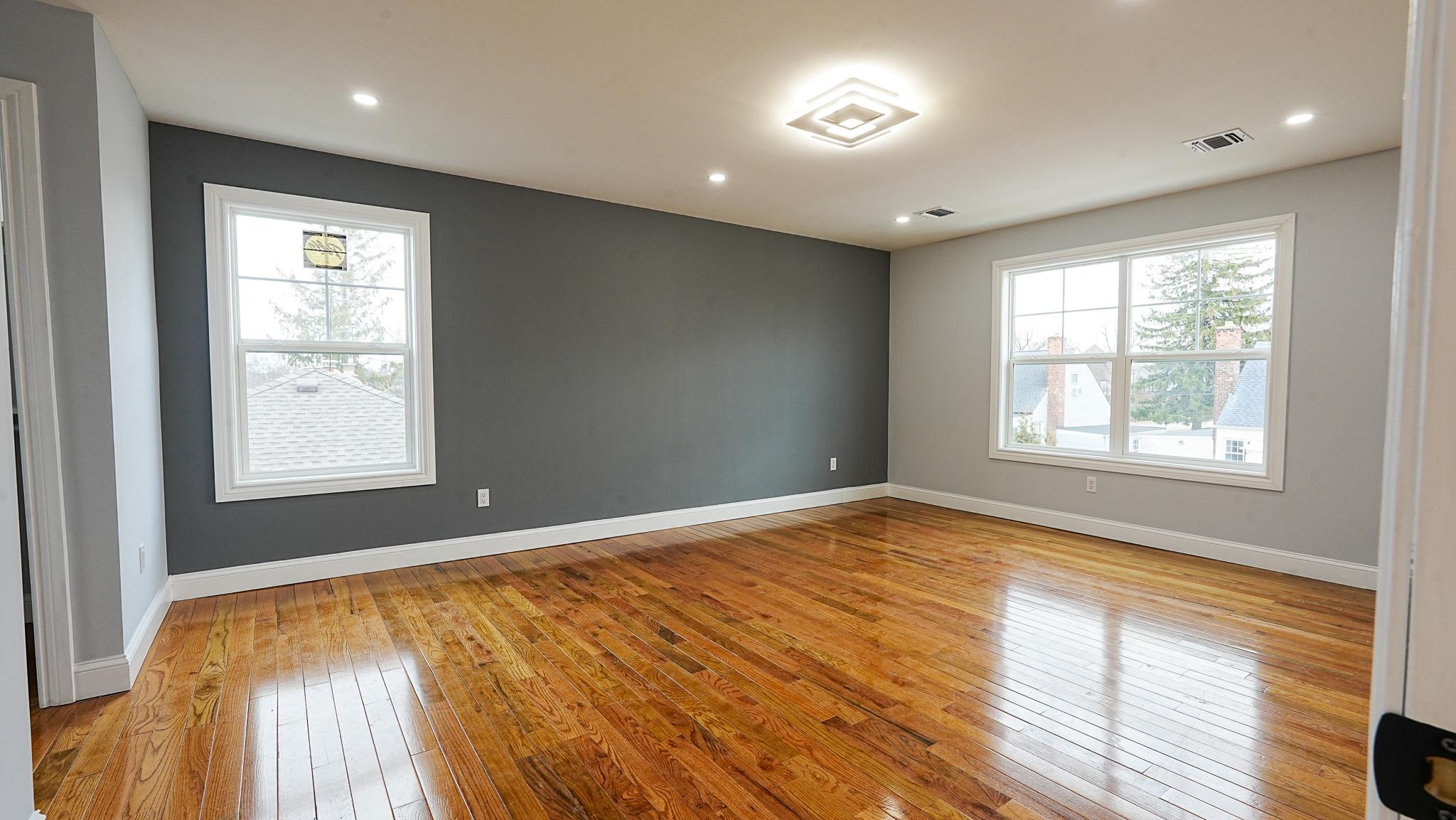 10 Trafalgar Square, Valley Stream, New York image 21