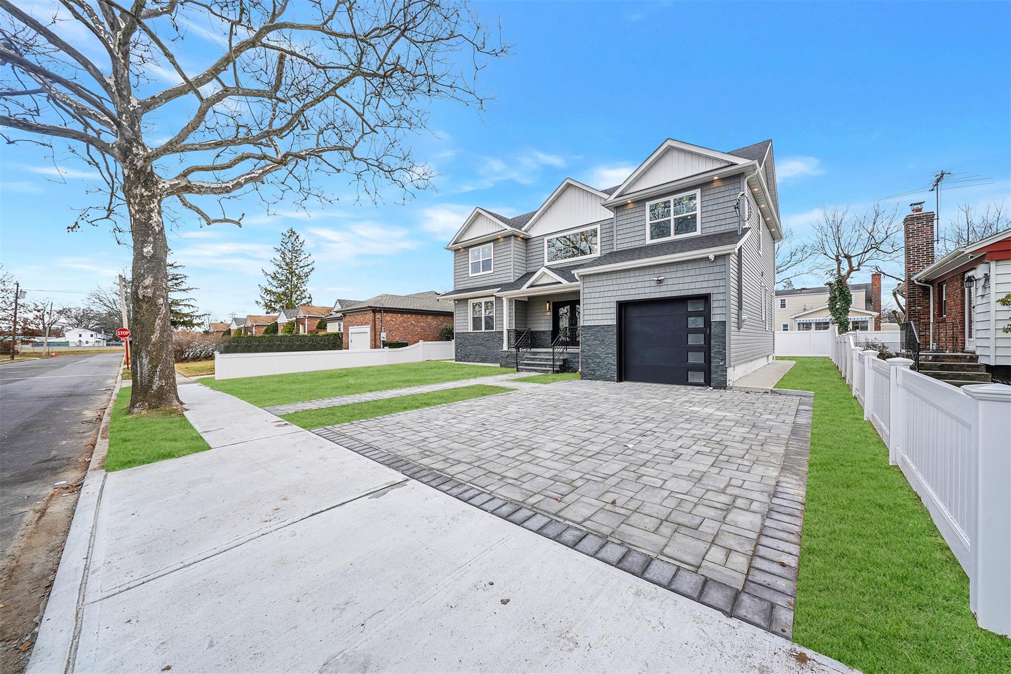 10 Trafalgar Square, Valley Stream, New York image 25
