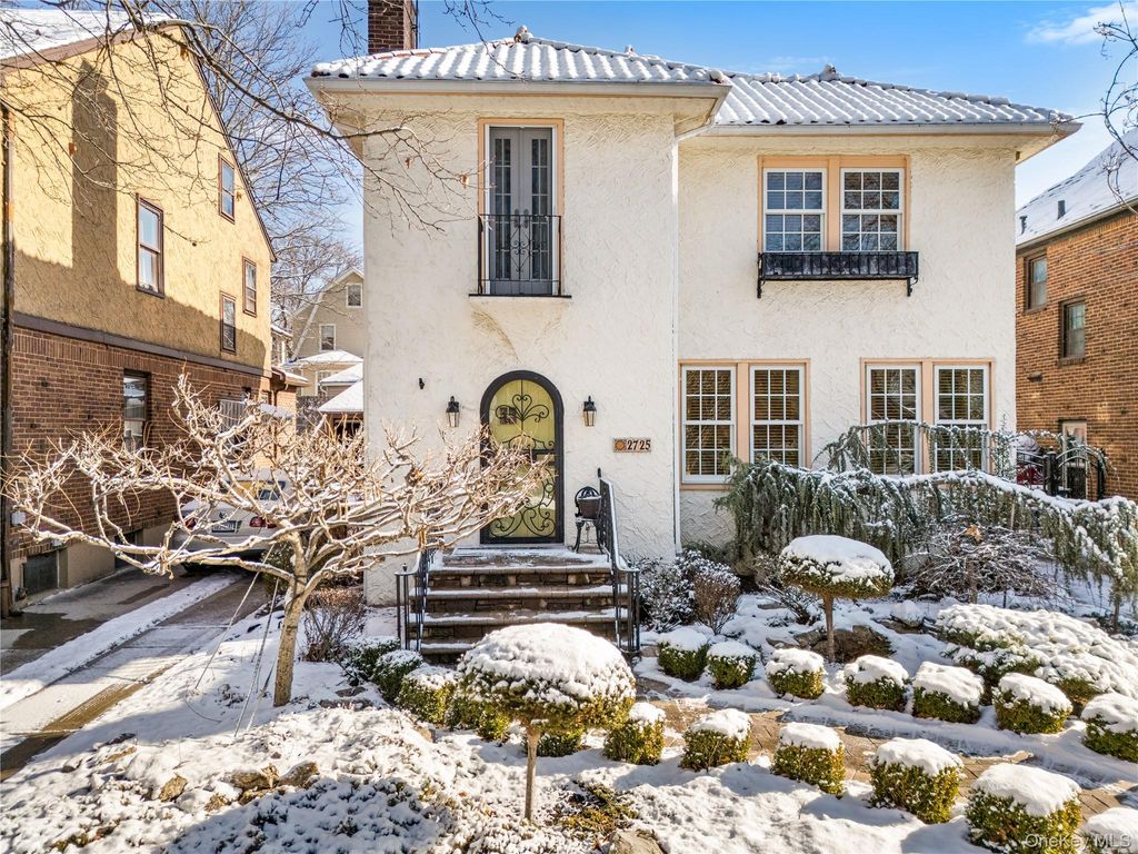 Photo of 27-25 168th Street, Flushing, NY 11358 (MLS # 953919)