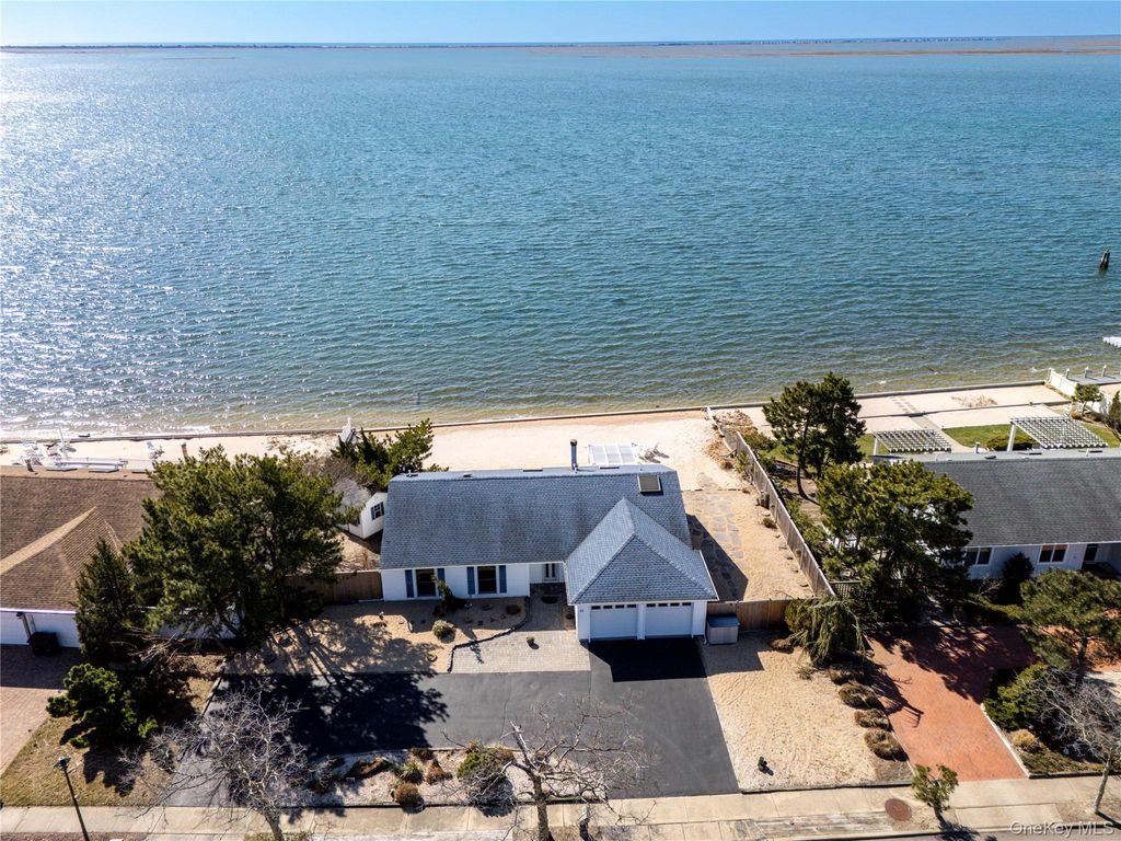 Photo of 65 Shore Drive S, Copiague, NY 11726 (MLS # 978637)