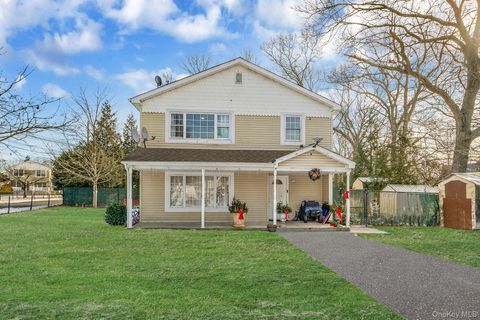 78 Eleanor Avenue Mastic NY 11950