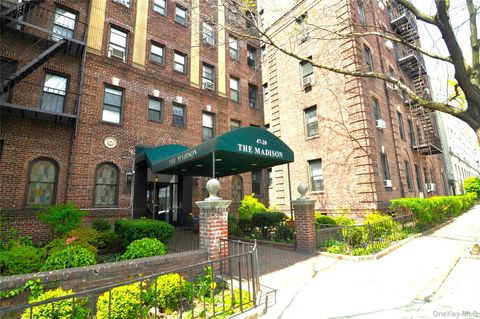 Photo of 4720 42nd Street #5G, Sunnyside, NY 11104 (MLS # 989362)