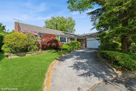 7 Ivy Lane Lawrence NY 11559