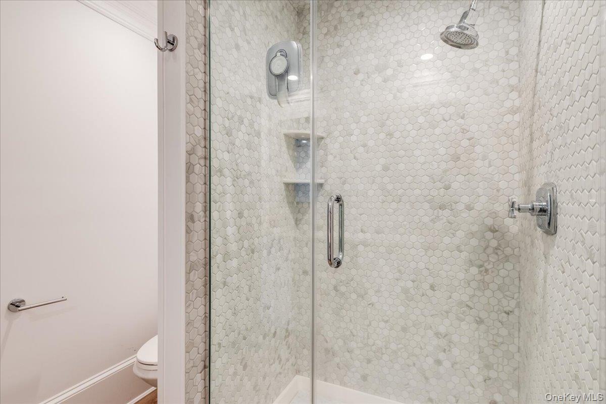 Huntington, New York 11743, United States, 2 Bedrooms Bedrooms, ,2 BathroomsBathrooms,Residential,Active,239685