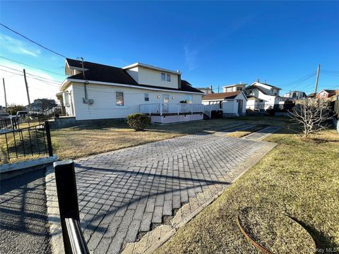 Photo of 10 3rd Street, Rosedale, NY 11422 (MLS # 939552)