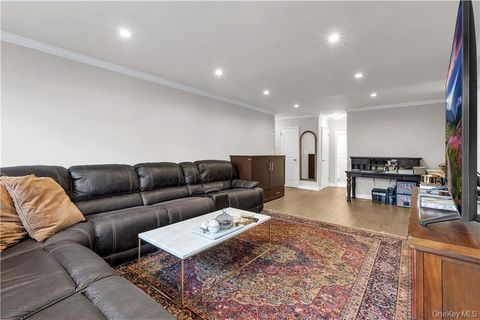 Photo of 16 Lake Street #6A, White Plains, NY 10603 (MLS # 843384)