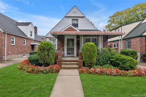 Photo of 145-52 10th Avenue, Whitestone, NY 11357 (MLS # 923303)