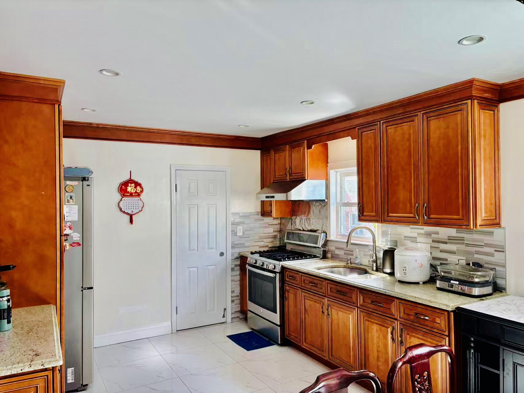 48-07 S 190 St St, Fresh Meadows, New York image 5