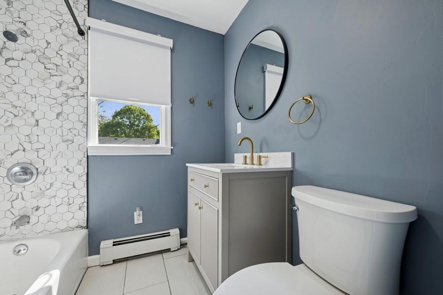 17 Keenan Place, Garden City, New York image 19