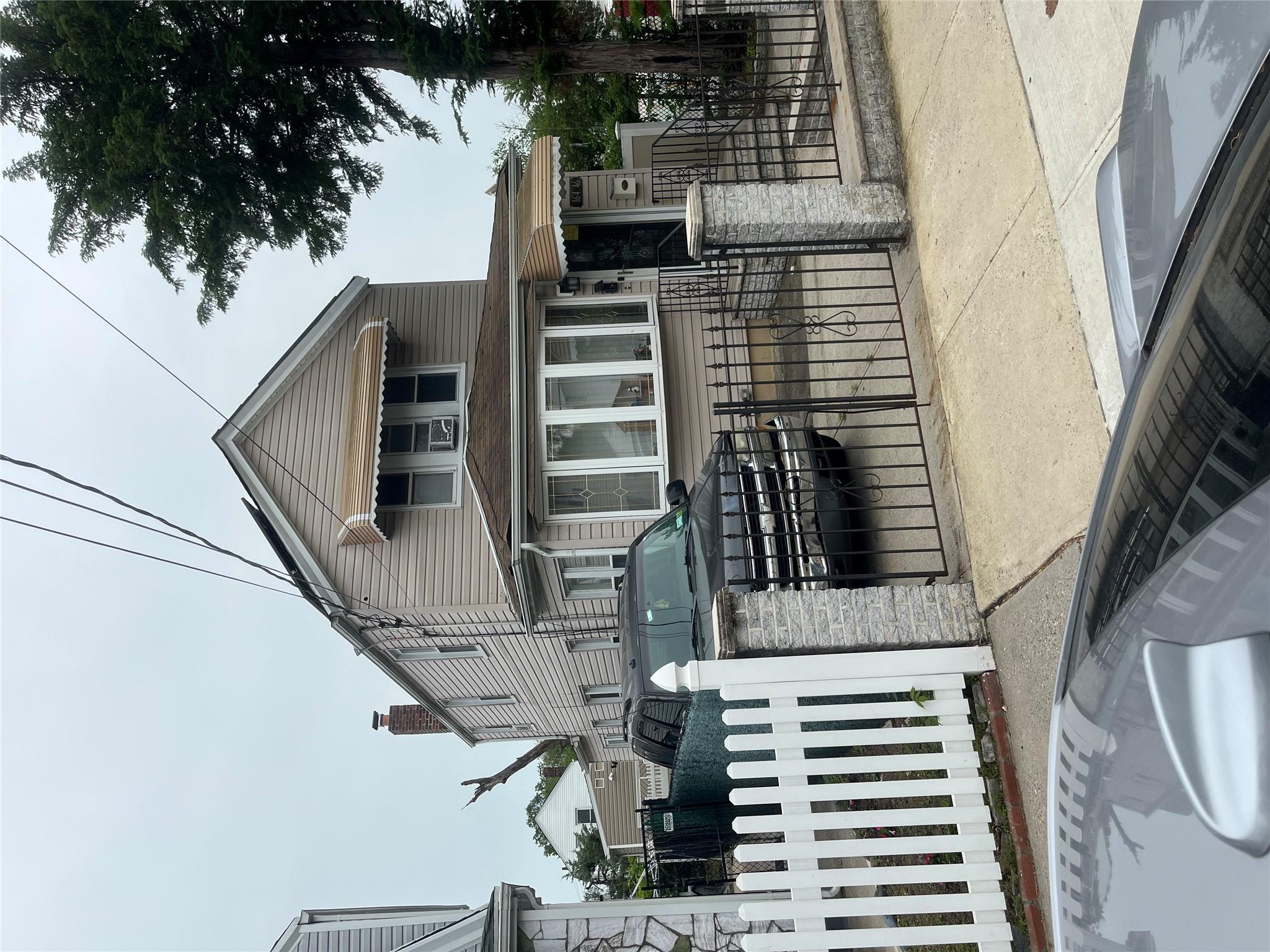 Property for Sale at 109 Avenue, Jamaica, Queens, NY - Bedrooms: 4 
Bathrooms: 3 
Rooms: 10  - $799,000
