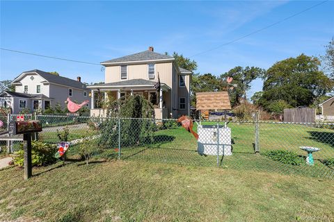 Photo of 127 Lake Avenue, Flanders, NY 11901 (MLS # 919973)
