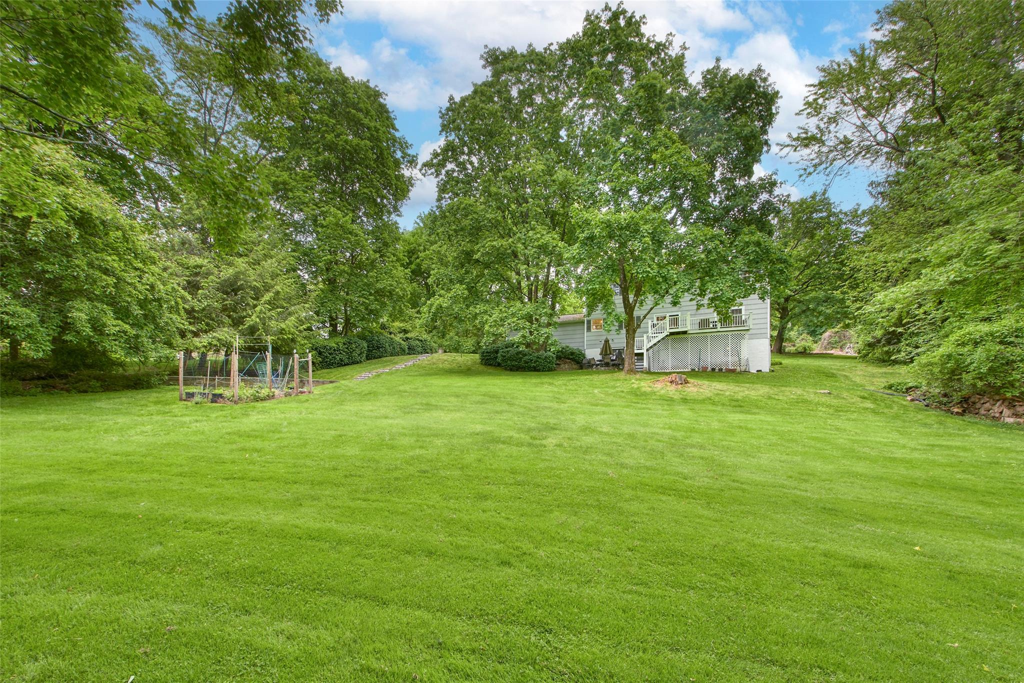 Mount Kisco, New York 10549, United States, 4 Bedrooms Bedrooms, ,3 BathroomsBathrooms,Residential,Active,135528