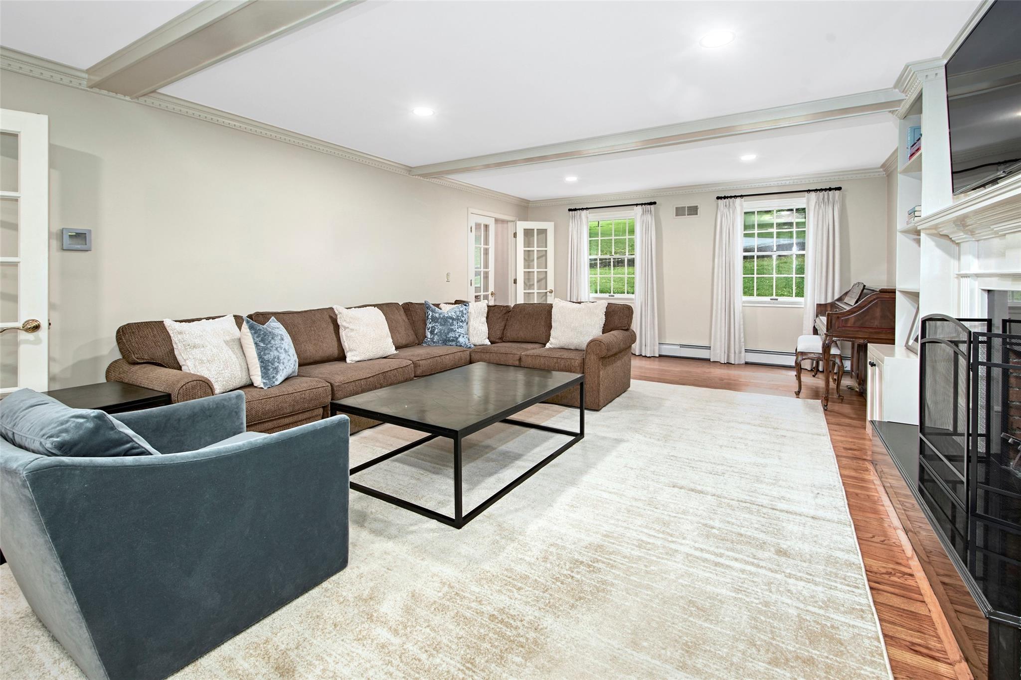 Mount Kisco, New York 10549, United States, 4 Bedrooms Bedrooms, ,3 BathroomsBathrooms,Residential,Active,135528