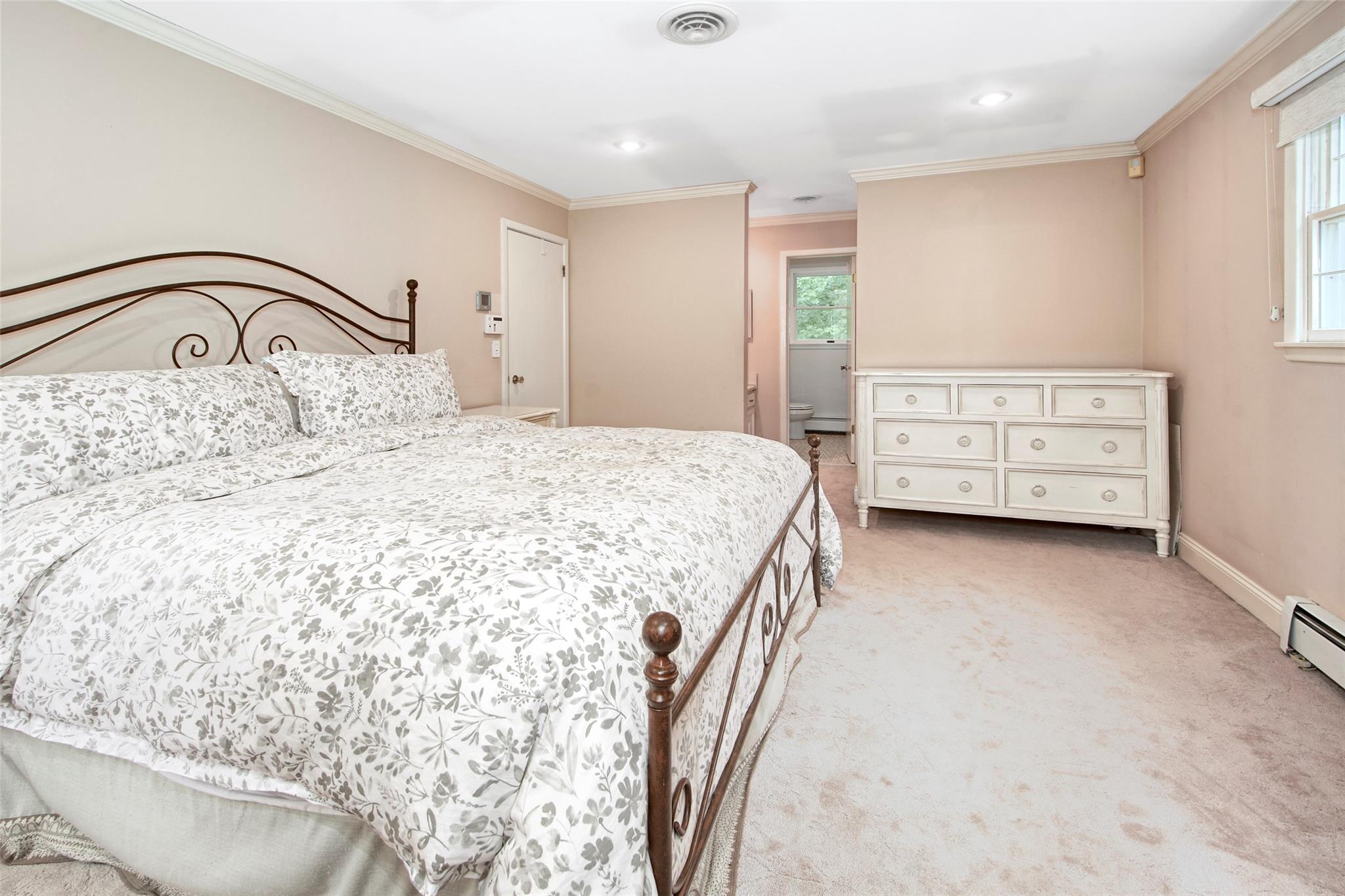 Mount Kisco, New York 10549, United States, 4 Bedrooms Bedrooms, ,3 BathroomsBathrooms,Residential,Active,135528