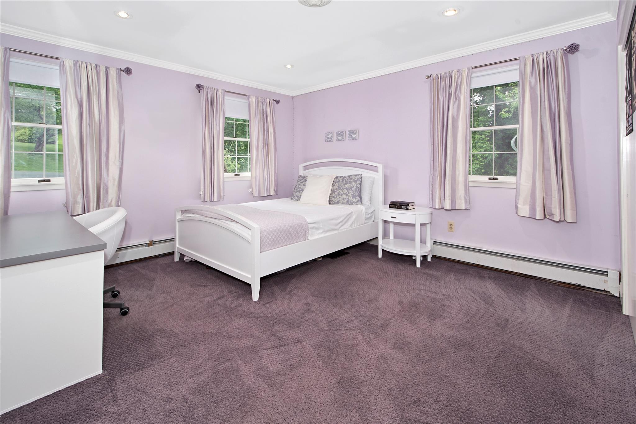 Mount Kisco, New York 10549, United States, 4 Bedrooms Bedrooms, ,3 BathroomsBathrooms,Residential,Active,135528