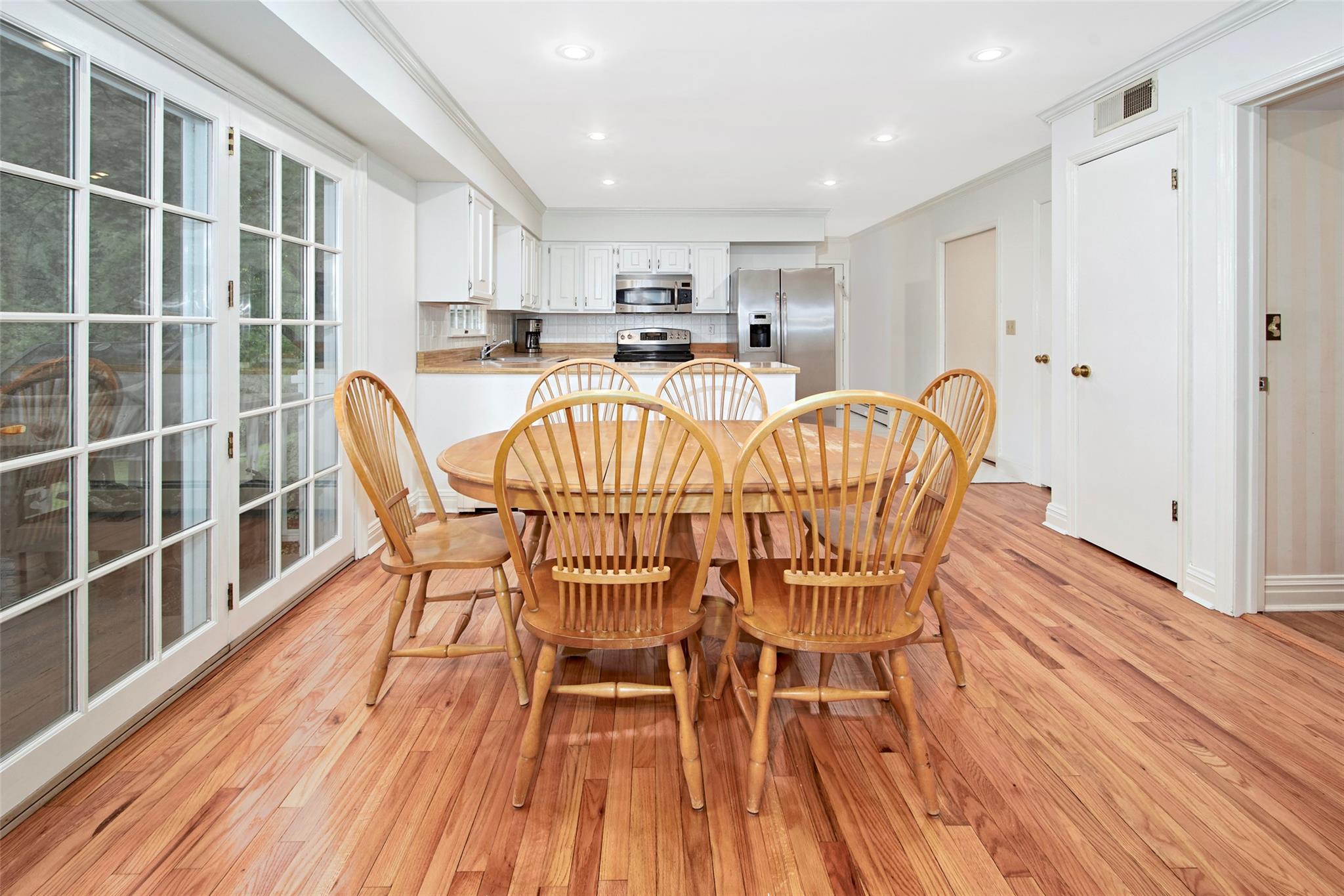 Mount Kisco, New York 10549, United States, 4 Bedrooms Bedrooms, ,3 BathroomsBathrooms,Residential,Active,135528