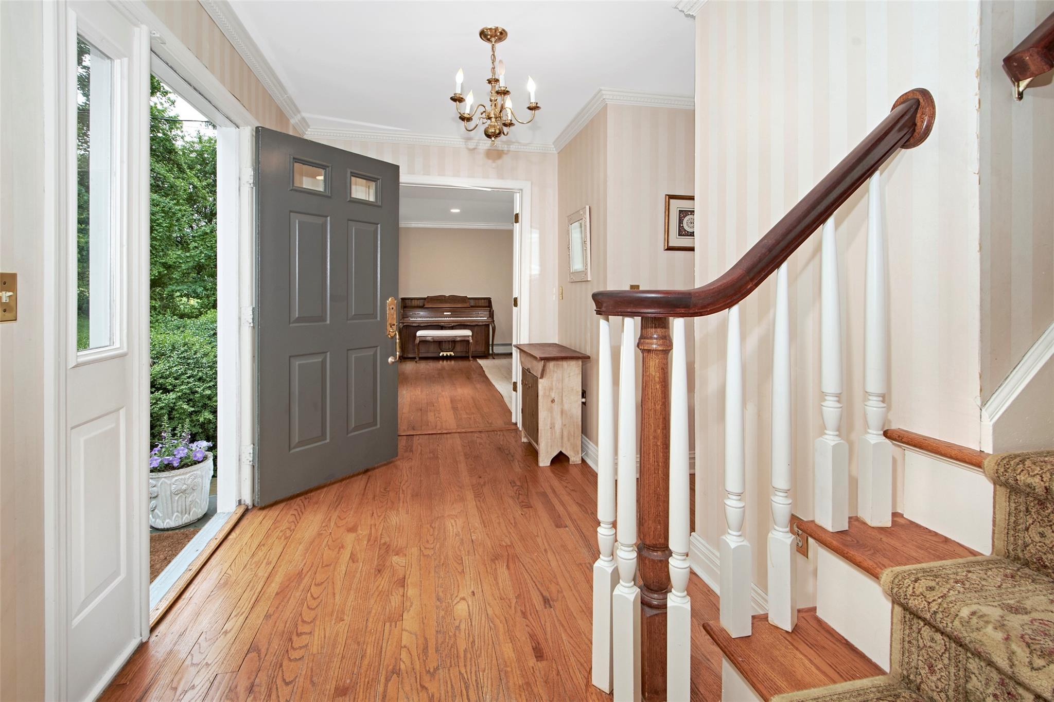 Mount Kisco, New York 10549, United States, 4 Bedrooms Bedrooms, ,3 BathroomsBathrooms,Residential,Active,135528