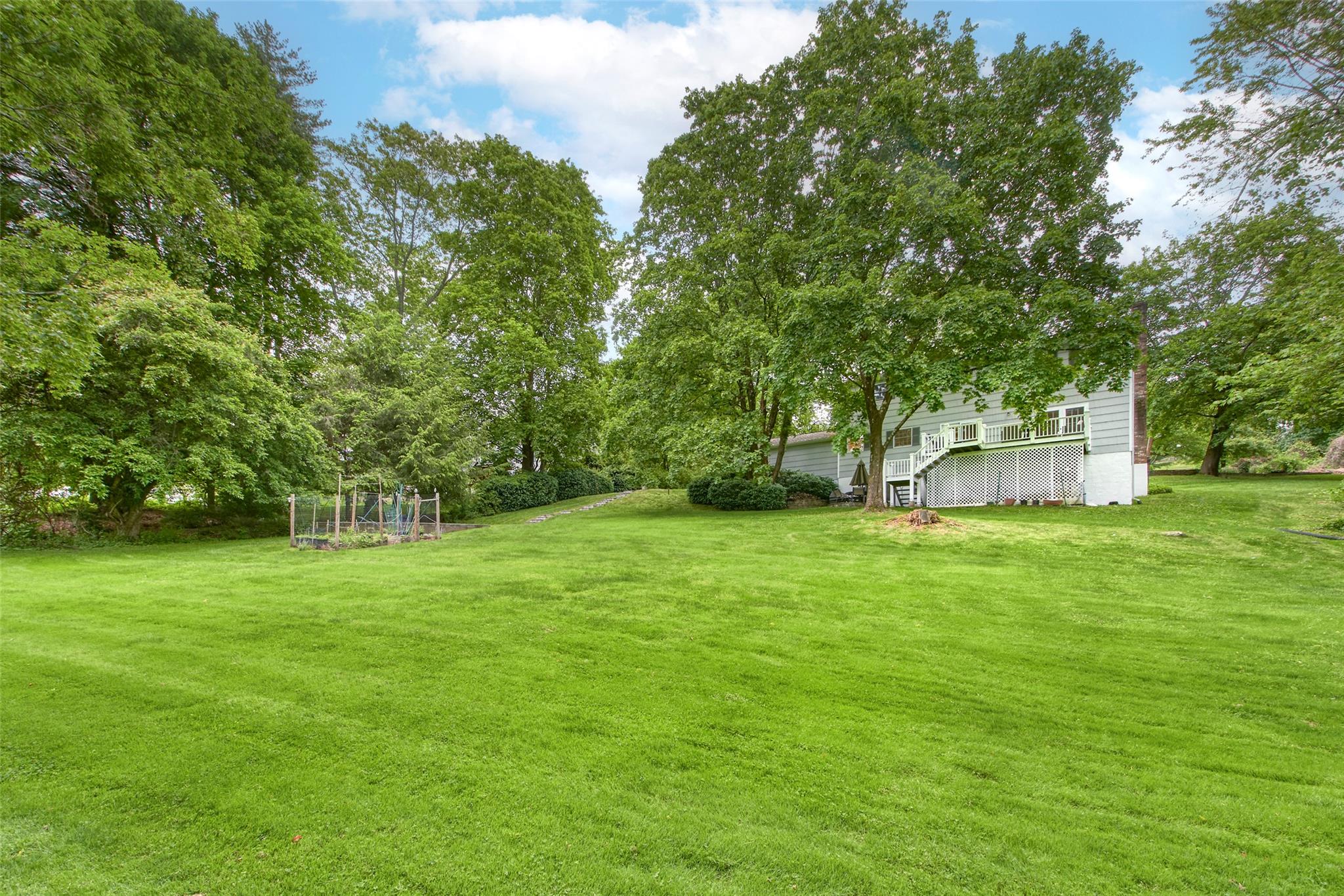 Mount Kisco, New York 10549, United States, 4 Bedrooms Bedrooms, ,3 BathroomsBathrooms,Residential,Active,135528