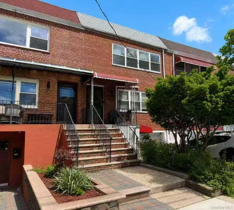 Multifamily For Sale - 74-03 85th Drive<br/> Woodhaven, NY 11421