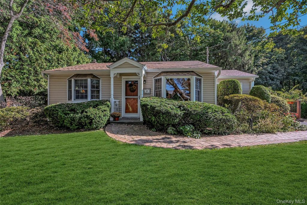 Photo of 43 Poplar Street, Port Jefferson Station, NY 11776 (MLS # 912646)