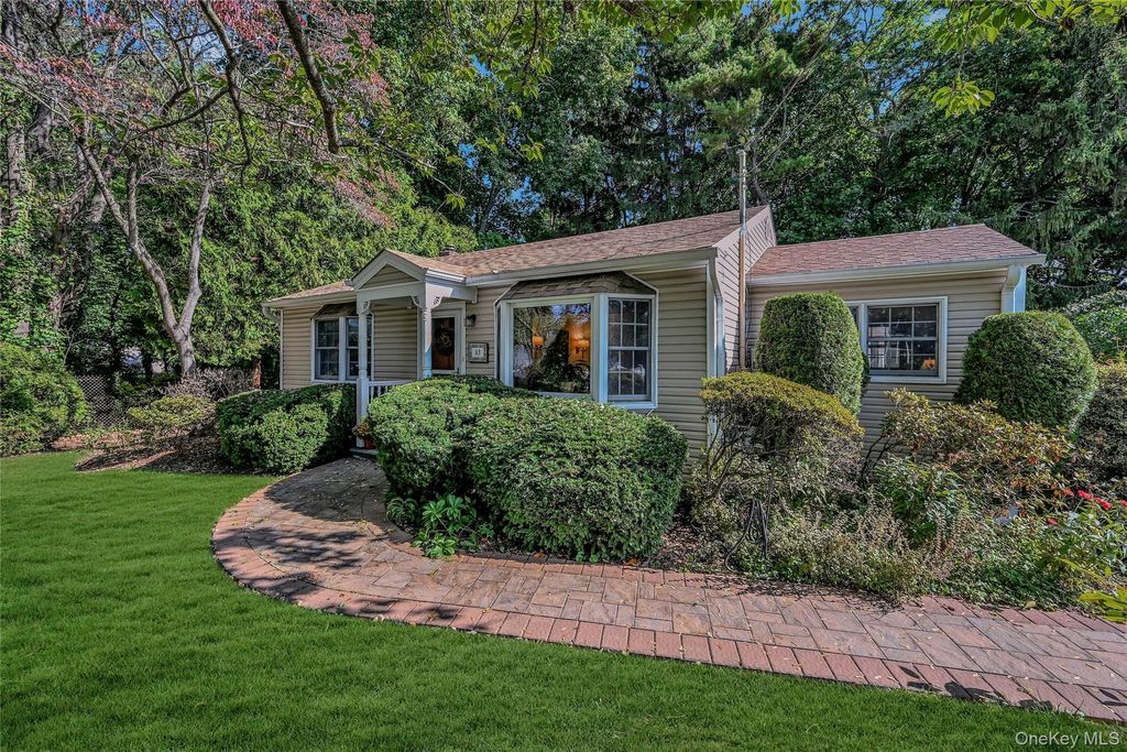 Photo of 43 Poplar Street, Port Jefferson Station, NY 11776 (MLS # 912646)