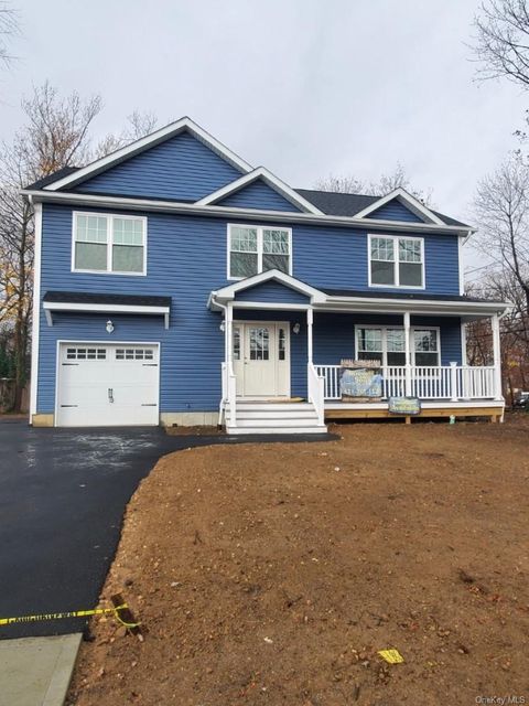 512 Starlight Drive Shirley NY 11967