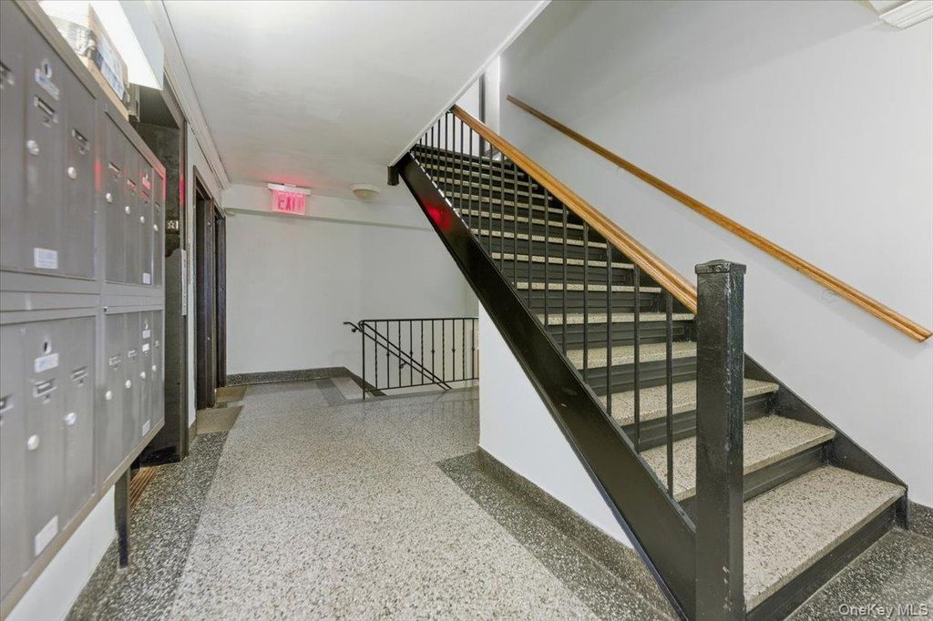 Photo of 5645 Netherland Avenue #2F, Bronx, NY 10471 (MLS # 993994)