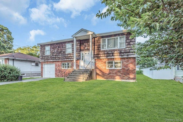 1085 HEMPSTEAD AVE, SOUTH HEMPSTEAD, NY 11550 - Image 162ba44e573cf09e671beb005d370735/1636586546