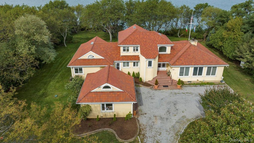 Photo of 3400 Dignans Road, Cutchogue, NY 11935 (MLS # 923175)