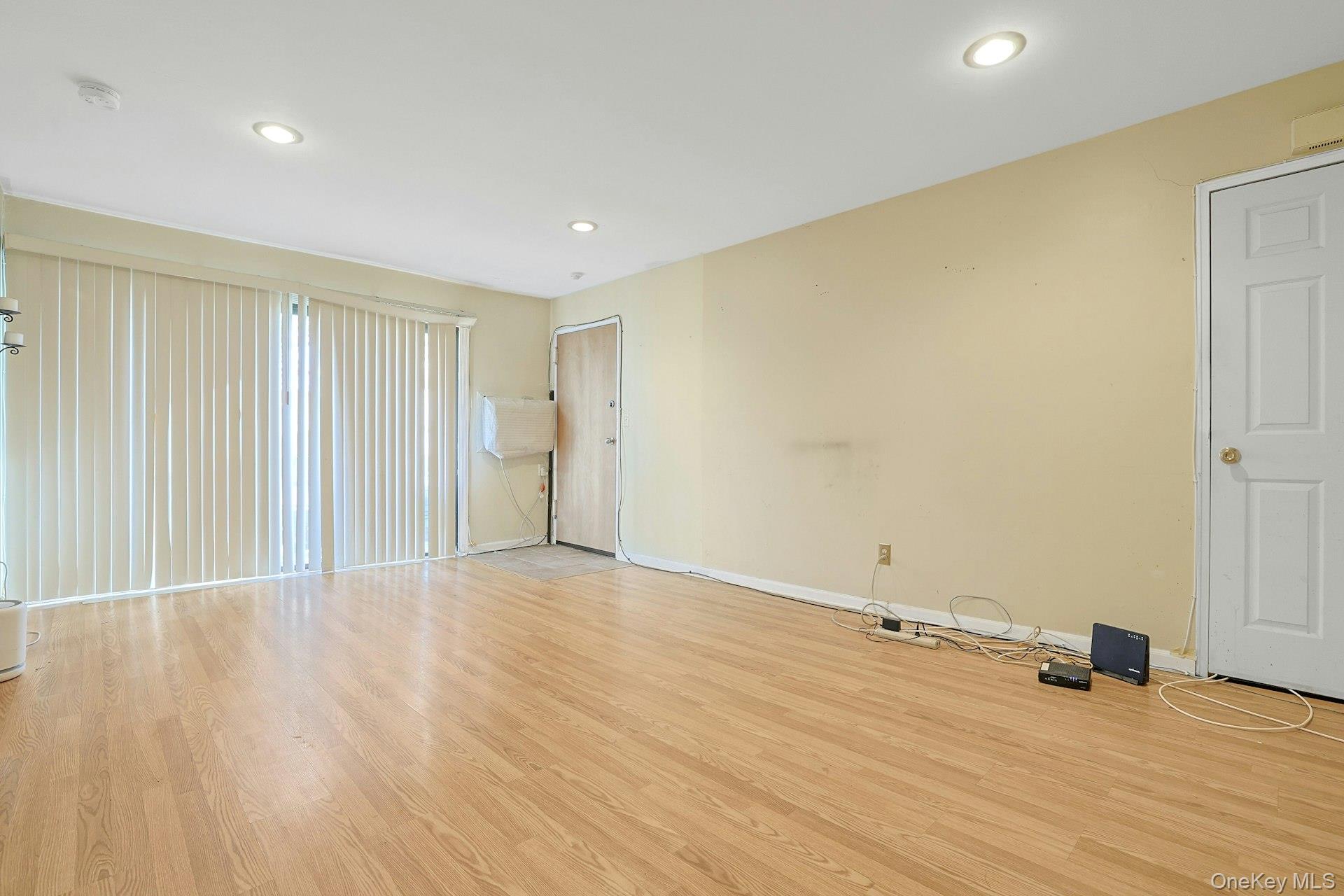 205 Sneden Place W 205