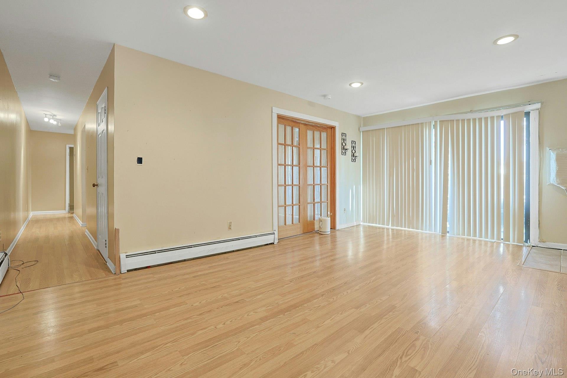 205 Sneden Place W 205