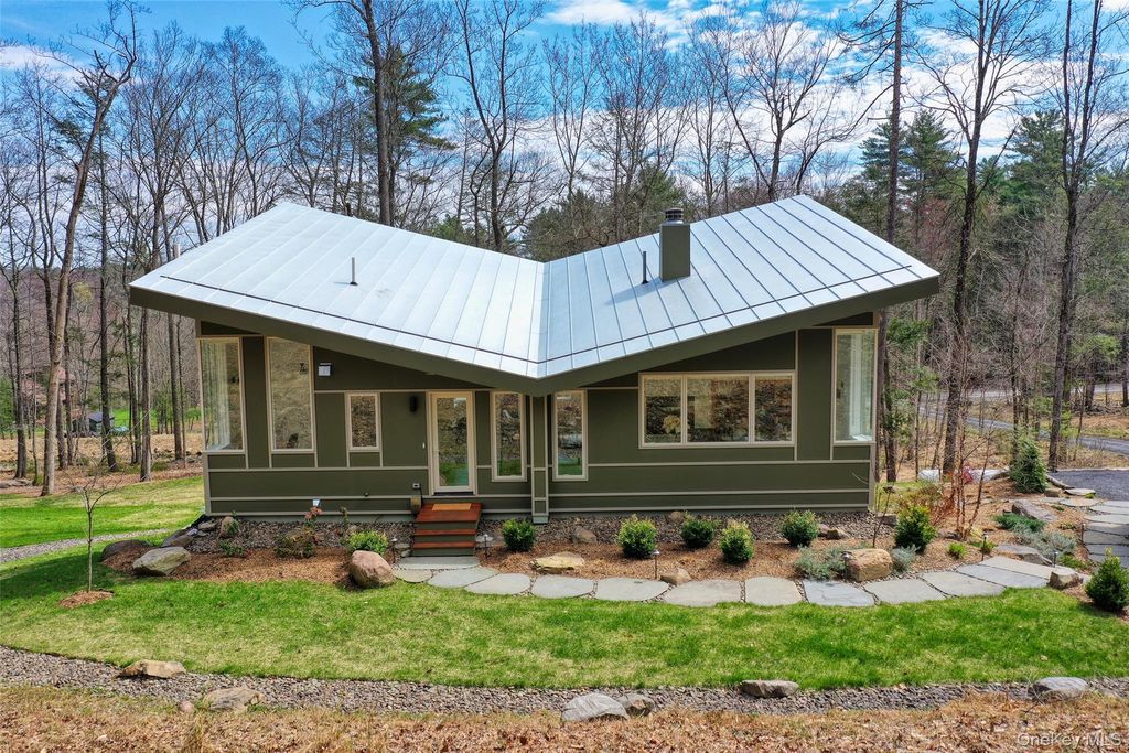 Photo of 780 Oakwood Circle, Stone Ridge, NY 12484 (MLS # 984923)