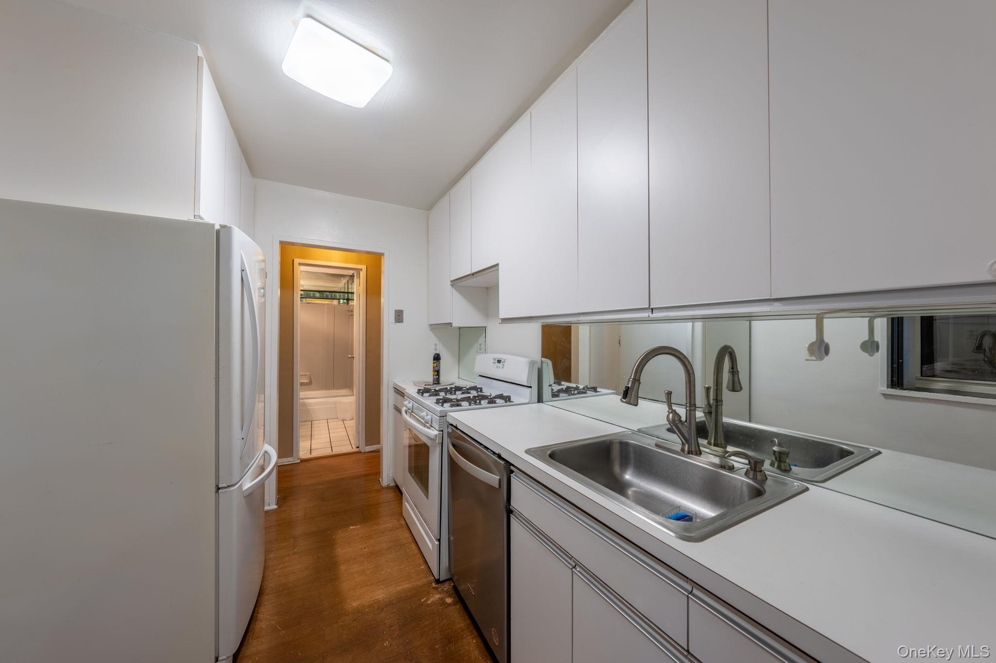 101 Clinton Avenue 2J