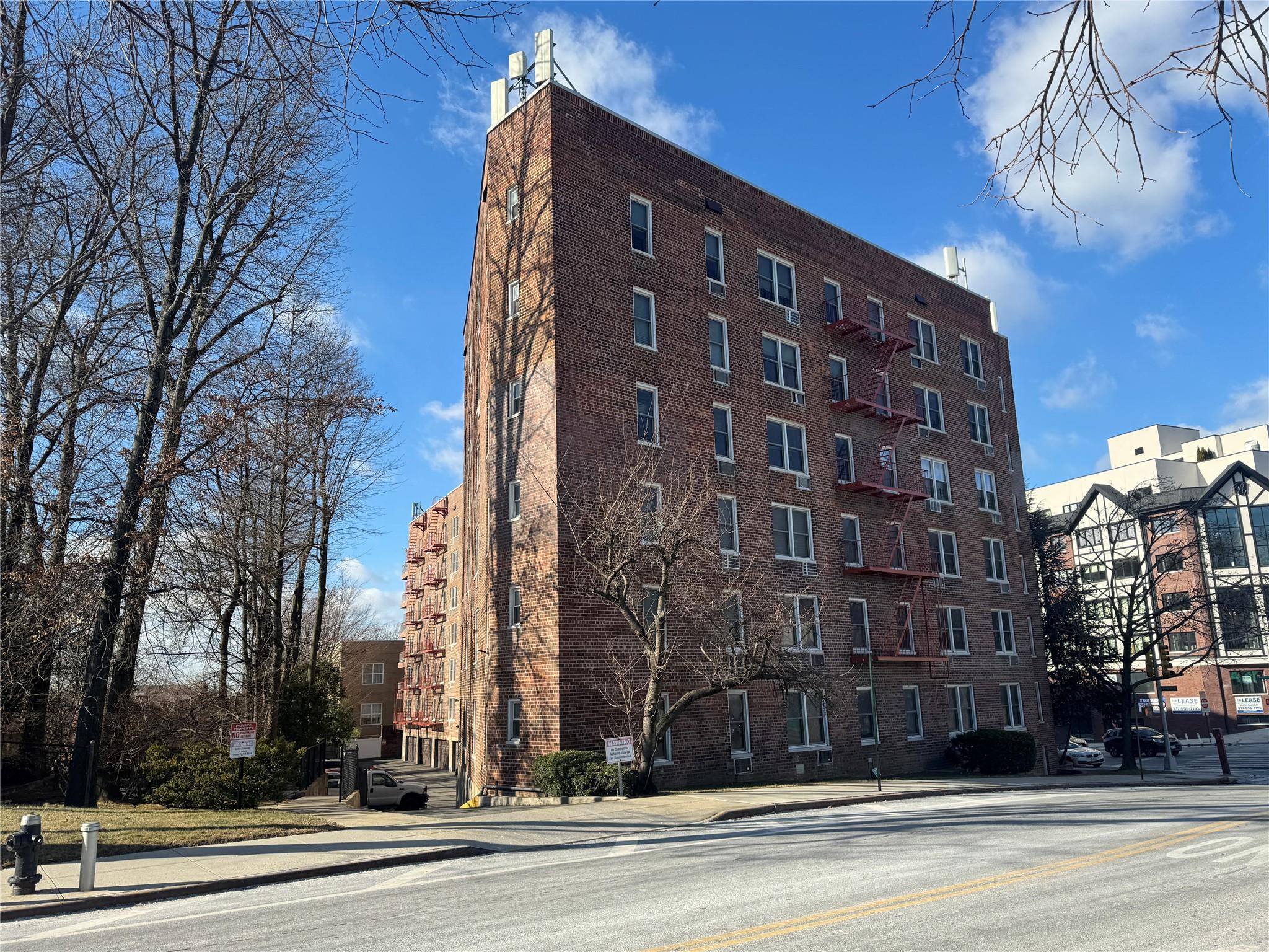 241-20 Northern Blvd #6H, Douglaston, New York image 6