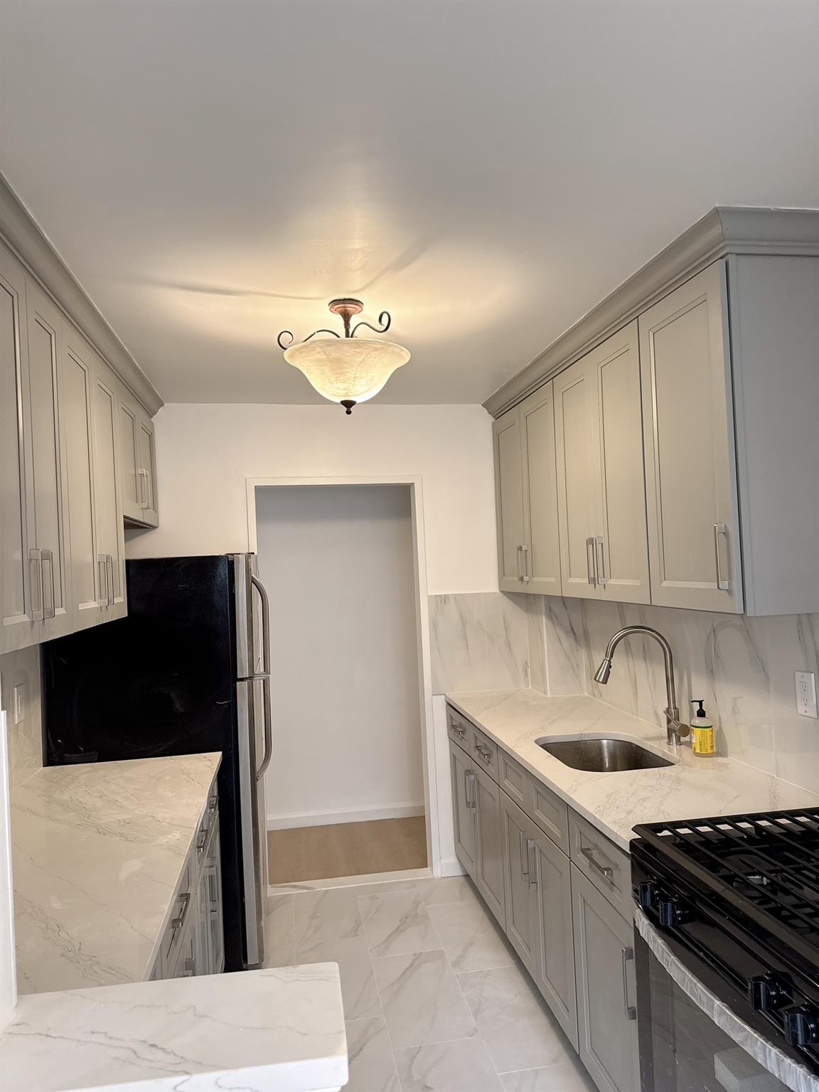 138-10 Franklin Avenue 3L