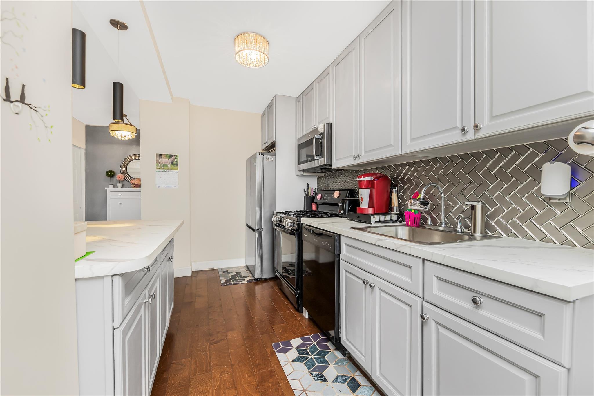 825 Morrison Avenue 19C