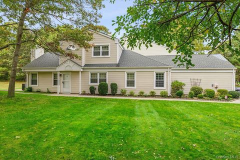 Photo of 30 Quail Court, Manorville, NY 11949 (MLS # 907738)