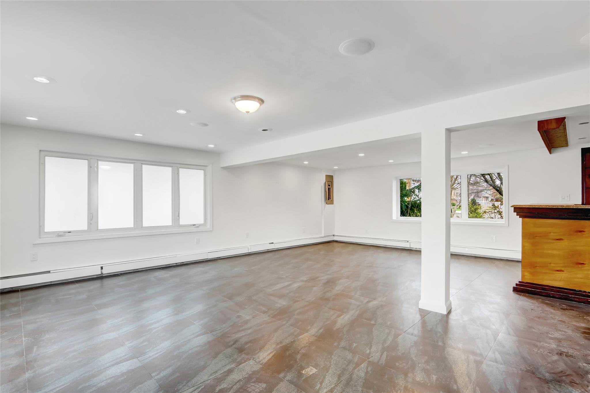 338 S Brookside Avenue, Freeport, New York image 12