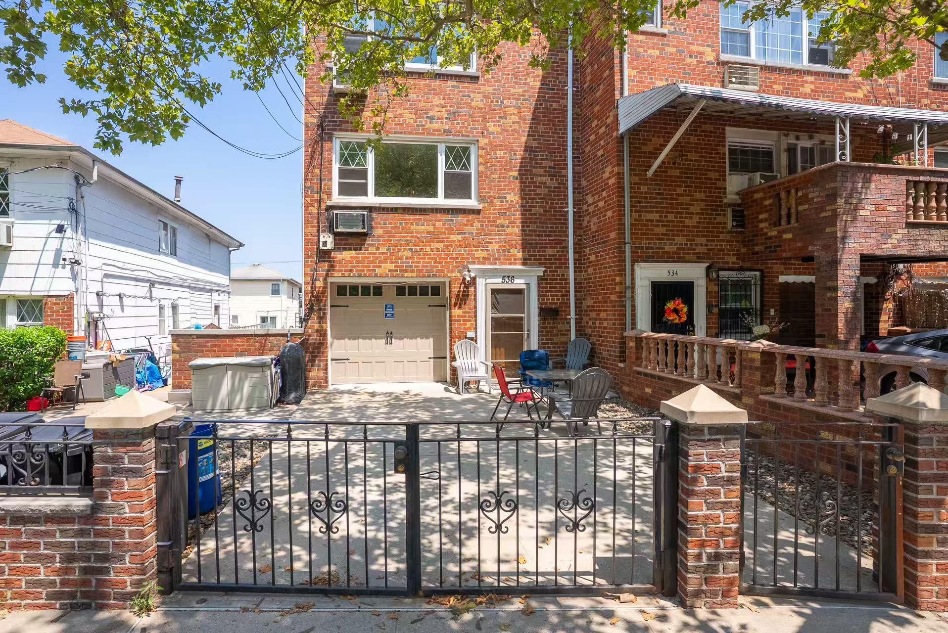 536 Throgs Neck Expressway